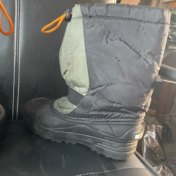 Columbia Winter Boots - Picture 8 of 13